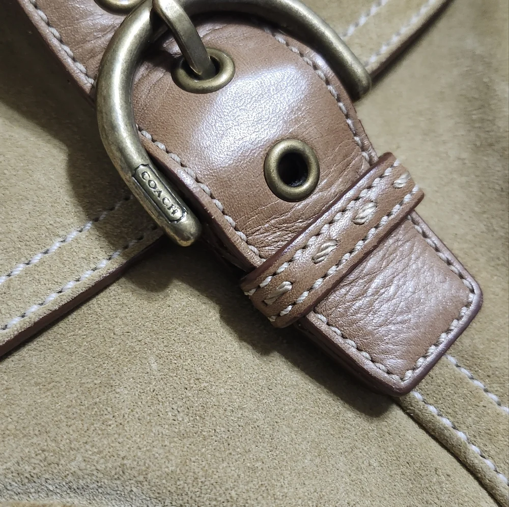 Vintage y2k Coach Tan and brown suede crossbody bag - Picture 7 of 11